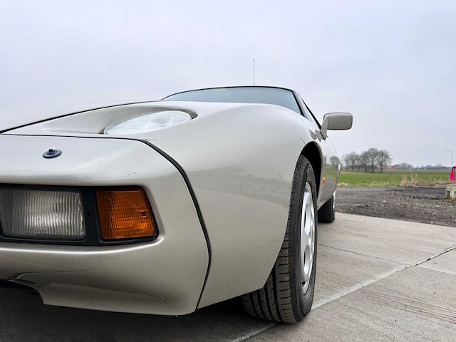 Porsche - 928 - oldtimer - afbeelding 9 van  50