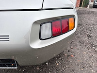 Porsche - 928 - oldtimer - afbeelding 21 van  50