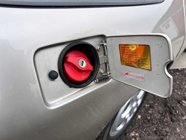 Porsche - 928 - oldtimer - afbeelding 25 van  50