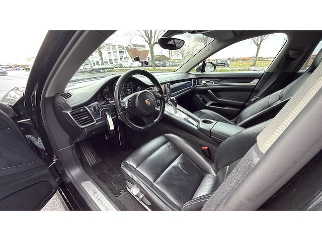 Porsche - panamera - platinum - car - 2012 - afbeelding 2 van  37