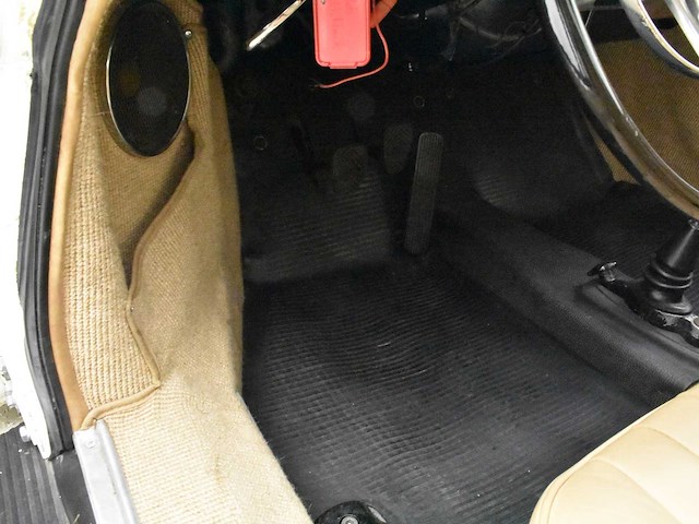 Porsche 356b t6 notchback karmann coupe - afbeelding 18 van  59