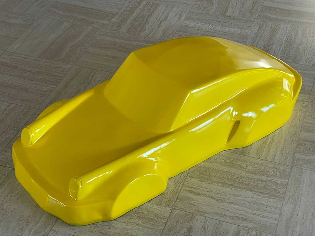 Porsche 911 sculptuur 140cm yellow - afbeelding 1 van  4