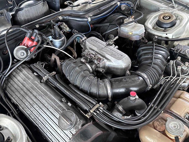 Porsche 924 oldtimer - afbeelding 2 van  12