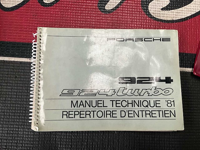 Porsche 924 oldtimer - afbeelding 8 van  12