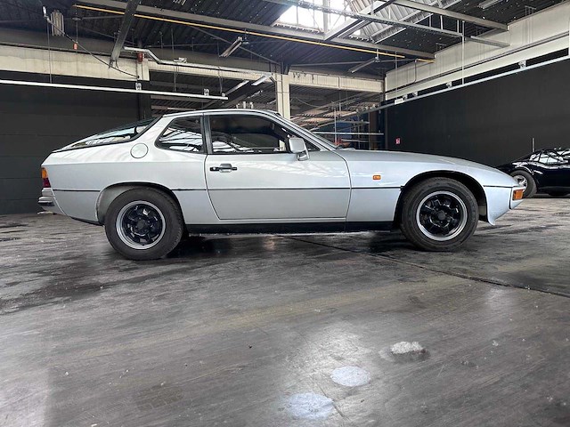 Porsche 924 oldtimer - afbeelding 11 van  12