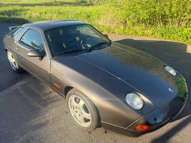 Porsche 928 s4 automatic oldtimer - afbeelding 5 van  48
