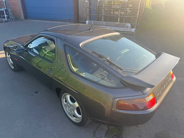 Porsche 928 s4 automatic oldtimer - afbeelding 7 van  48