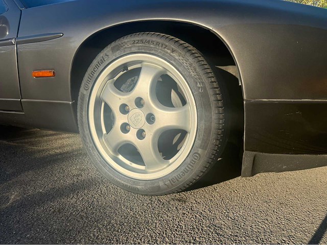 Porsche 928 s4 automatic oldtimer - afbeelding 13 van  48