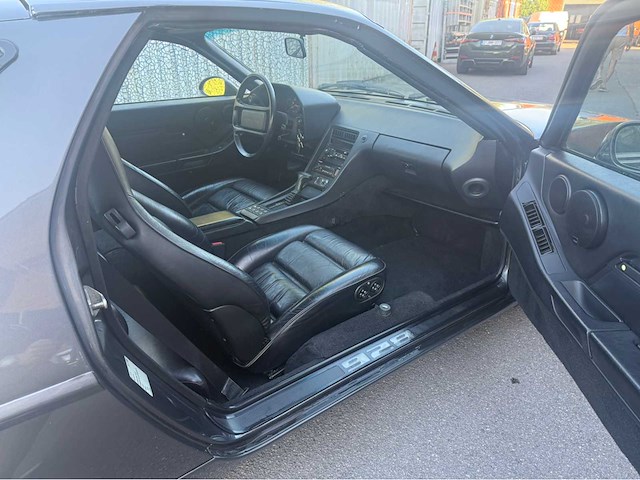 Porsche 928 s4 automatic oldtimer - afbeelding 17 van  48