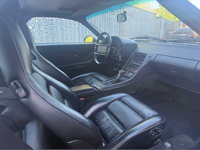 Porsche 928 s4 automatic oldtimer - afbeelding 18 van  48