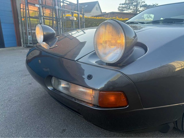 Porsche 928 s4 automatic oldtimer - afbeelding 37 van  48