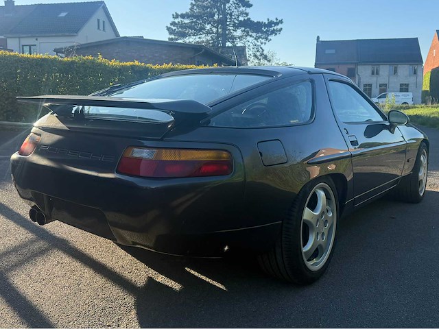 Porsche 928 s4 automatic oldtimer - afbeelding 45 van  48