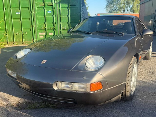 Porsche 928 s4 automatic oldtimer - afbeelding 48 van  48