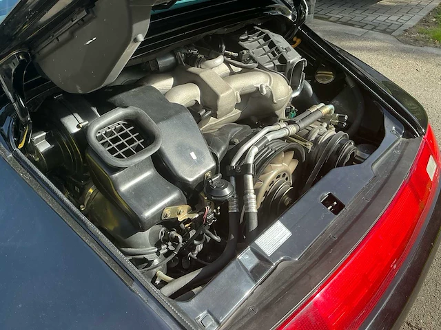 Porsche 993 coupe oldtimer - afbeelding 21 van  34