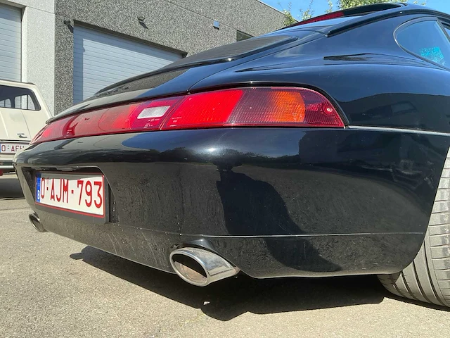 Porsche 993 coupe oldtimer - afbeelding 8 van  31