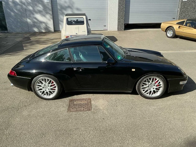 Porsche 993 coupe oldtimer - afbeelding 28 van  31