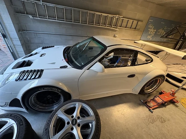 Porsche 996 race - afbeelding 23 van  40