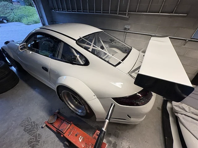 Porsche 996 race - afbeelding 34 van  40