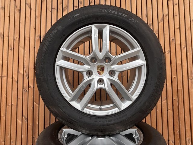 Porsche cayenne 18inch velgen - afbeelding 2 van  5