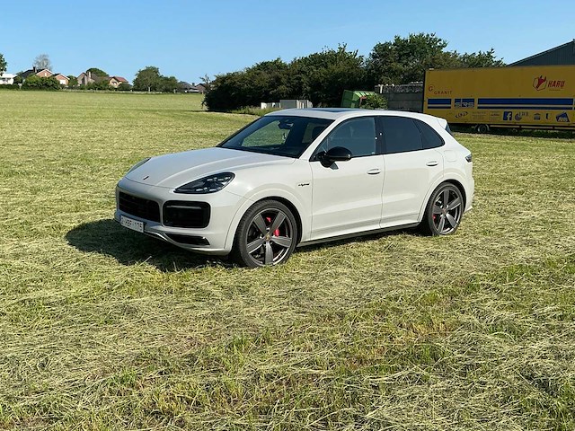 Porsche cayenne personenauto - afbeelding 2 van  50