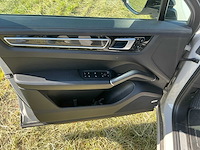 Porsche cayenne personenauto - afbeelding 8 van  50