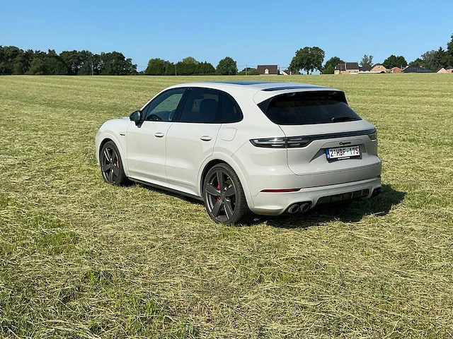 Porsche cayenne personenauto - afbeelding 48 van  50