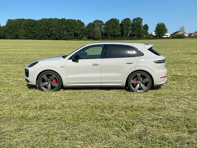 Porsche cayenne personenauto - afbeelding 50 van  50