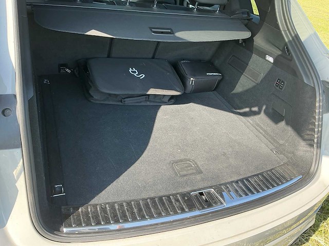 Porsche cayenne personenauto - afbeelding 18 van  37
