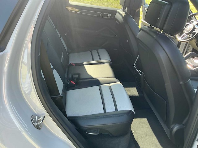 Porsche cayenne personenauto - afbeelding 31 van  37