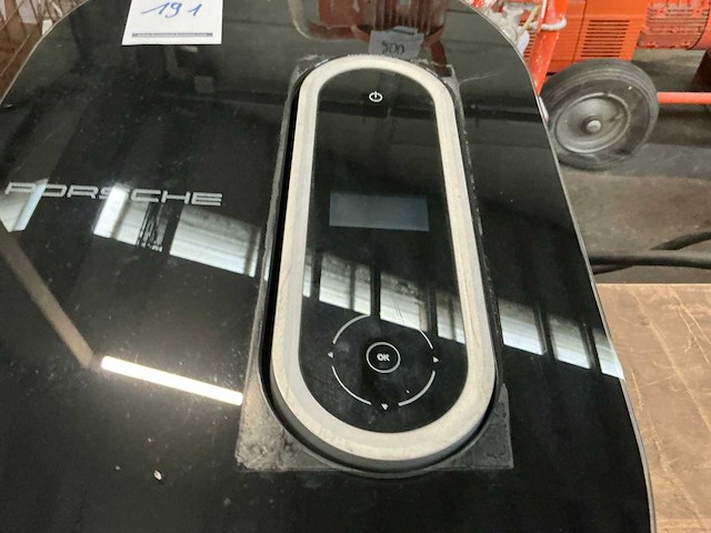 Porsche laadpaal - afbeelding 4 van  5