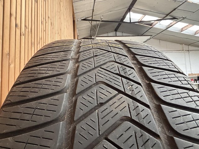 Porsche macan 18inch velgen - afbeelding 4 van  6