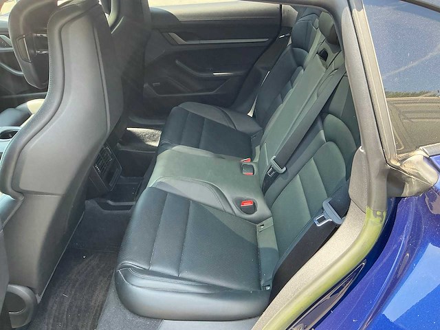 Porsche taycan personenauto - afbeelding 14 van  14