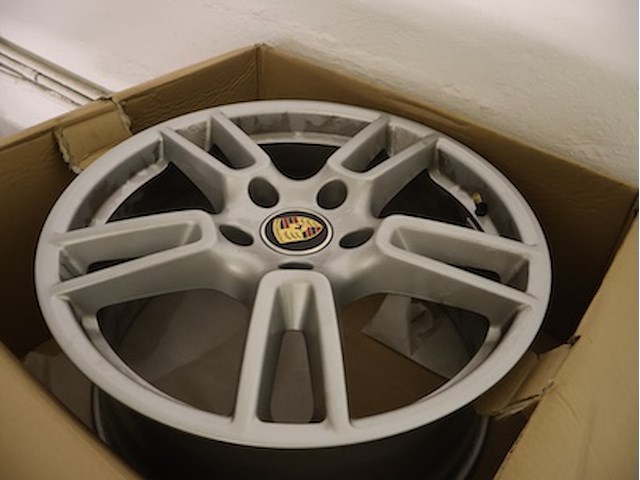 Porsche velg aluminium - afbeelding 6 van  7