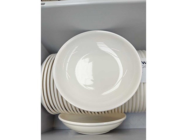 Porselein: diepe borden (99x) - afbeelding 1 van  1