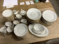 Porselein servies - afbeelding 2 van  3