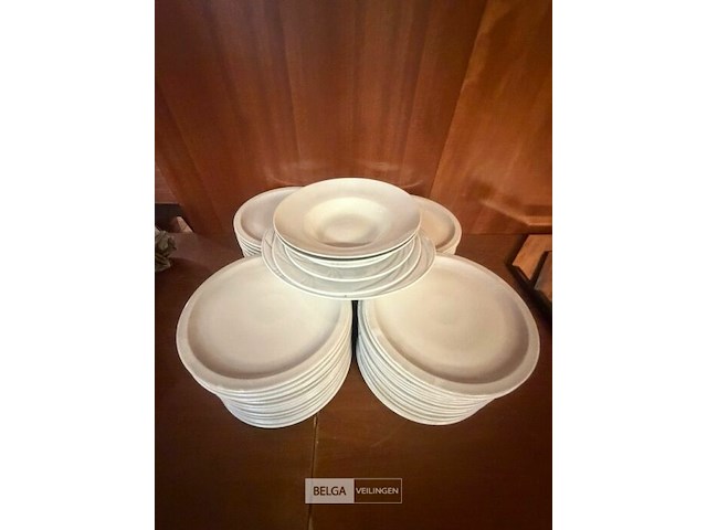 ± porseleinen borden - afbeelding 1 van  2