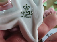 Porseleinen rozen gemarkeerd - afbeelding 2 van  3