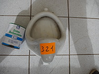 Porseleinen urinoir - afbeelding 1 van  1