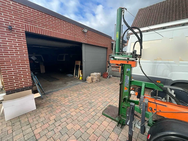 Posch hydro-combi 15 houtklover op aanhangwagen met honda 20 pk v-twin benzinemotor - afbeelding 5 van  23