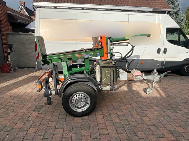 Posch hydro-combi 15 houtklover op aanhangwagen met honda 20 pk v-twin benzinemotor - afbeelding 17 van  23