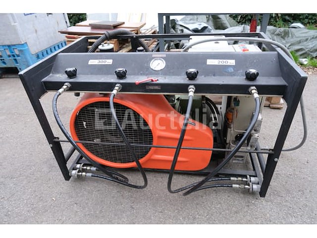 Poseidon p200 stationaire compressor - afbeelding 1 van  8