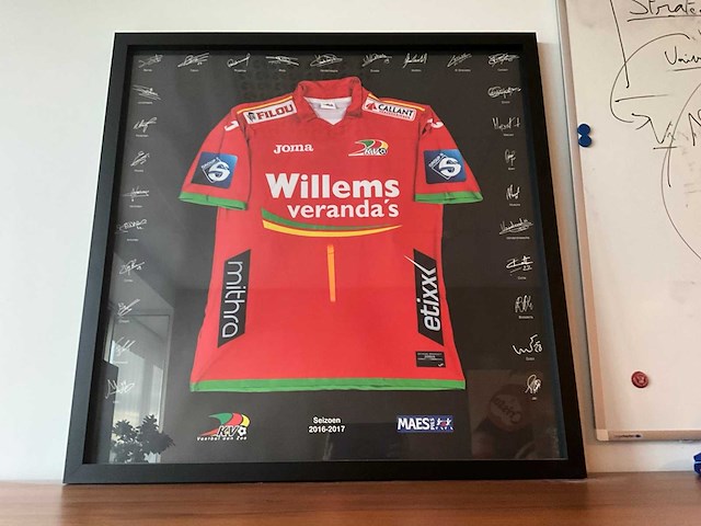 Poster in lijst kv seizoen 2016-2017 - afbeelding 1 van  6