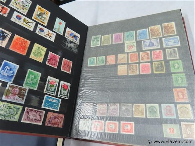 Postzegelboeken 2 stuks, deels gevuld - afbeelding 7 van  8