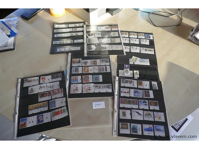 Postzegels - afbeelding 1 van  2