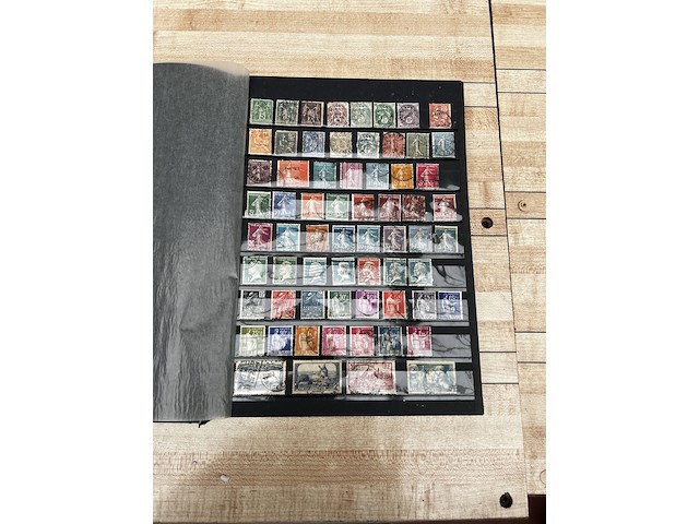Postzegelverzameling - afbeelding 12 van  43