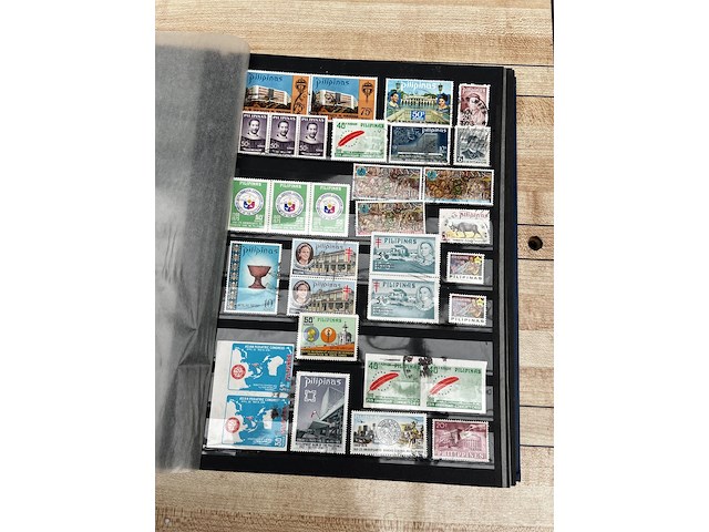 Postzegelverzameling - afbeelding 41 van  43