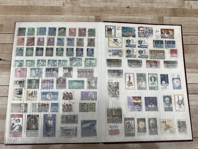 Postzegelverzameling - afbeelding 17 van  51