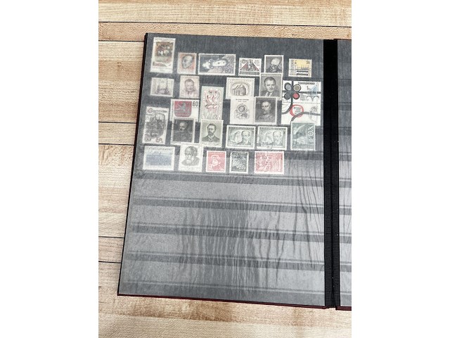 Postzegelverzameling - afbeelding 43 van  51