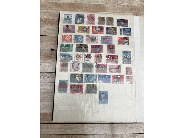 Postzegelverzameling - afbeelding 2 van  36