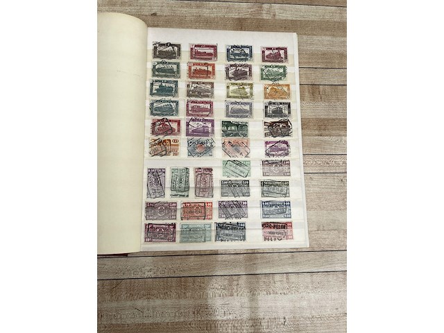 Postzegelverzameling - afbeelding 12 van  49